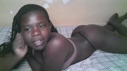 Snapshot of queen_latasha chatting on 02.19.26 queen_latasha online show from 02.19.26