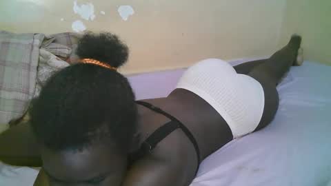 Snapshot of queen_latasha chatting on 02.28.26 queen_latasha online show from 02.28.26