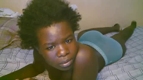 Snapshot of queen_latasha chatting on 04.18.26 queen_latasha online show from 04.18.26