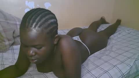 Snapshot of queen_latasha chatting on 04.21.26 queen_latasha online show from 04.21.26