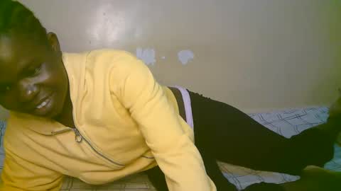Snapshot of queen_latasha chatting on 04.27.26 queen_latasha online show from 04.27.26