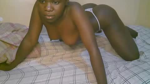 Snapshot of queen_latasha chatting on 04.28.26 queen_latasha online show from 04.28.26