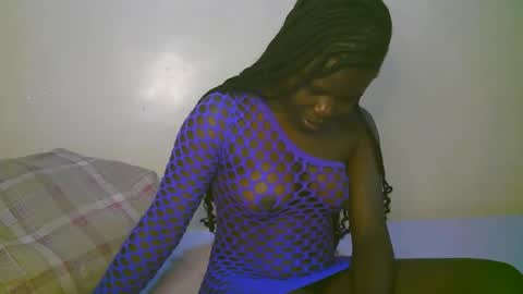 Snapshot of queen_latasha chatting on 05.08.26 queen_latasha online show from 05.08.26
