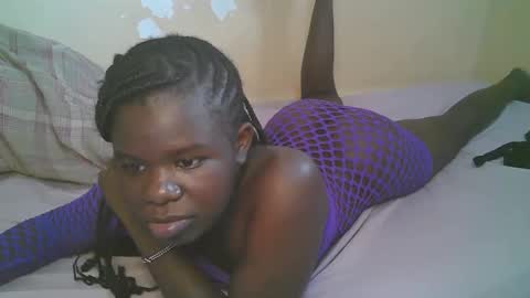 Snapshot of queen_latasha chatting on 05.09.26 queen_latasha online show from 05.09.26