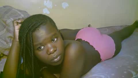 Snapshot of queen_latasha chatting on 05.10.26 queen_latasha online show from 05.10.26