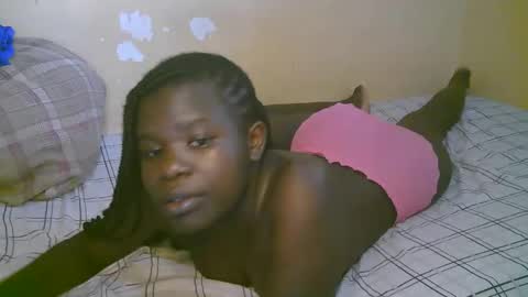 Snapshot of queen_latasha chatting on 05.13.26 queen_latasha online show from 05.13.26