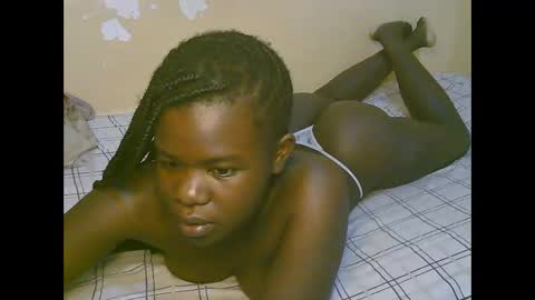 Snapshot of queen_latasha chatting on 05.16.26 queen_latasha online show from 05.16.26