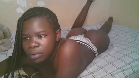 Snapshot of queen_latasha chatting on 05.17.26 queen_latasha online show from 05.17.26