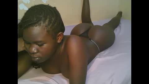 Snapshot of queen_latasha chatting on 05.20.26 queen_latasha online show from 05.20.26