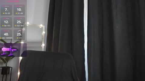 Snapshot of queen_leylla chatting on 04.28.26 queen_leylla online show from 04.28.26