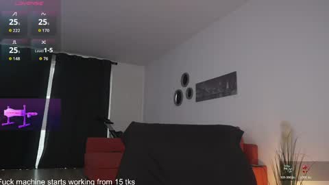 Snapshot of queen_leylla chatting on 05.22.26 queen_leylla online show from 05.22.26