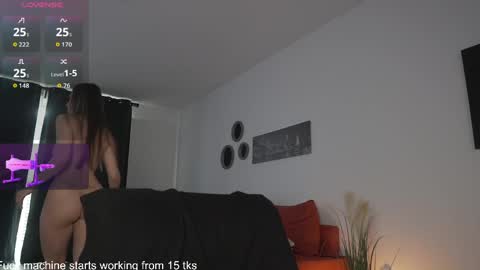 Snapshot of queen_leylla chatting on 05.30.26 queen_leylla online show from 05.30.26