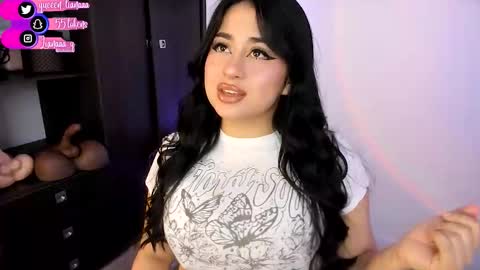 Snapshot of queen_liana chatting on 11.13.25 Liana online show from 11.13.25