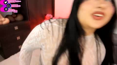 Snapshot of queen_liana chatting on 11.23.25 Liana online show from 11.23.25