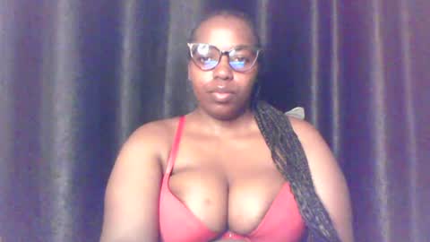 Snapshot of queen_melanine chatting on 07.04.26 QUEEN online show from 07.04.26