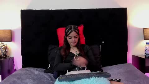 Snapshot of queen_misy chatting on 04.26.26 queen_misy online show from 04.26.26