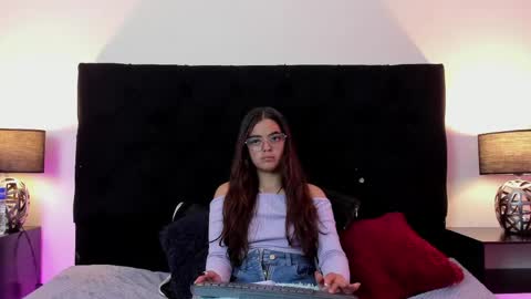 Snapshot of queen_misy chatting on 05.01.26 queen_misy online show from 05.01.26