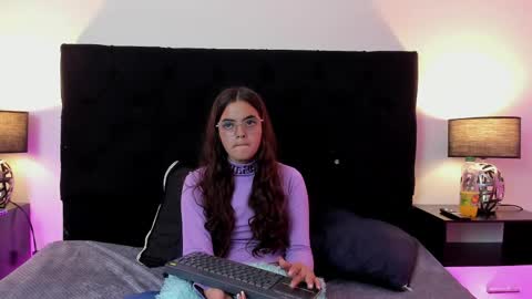 Snapshot of queen_misy chatting on 05.02.26 queen_misy online show from 05.02.26