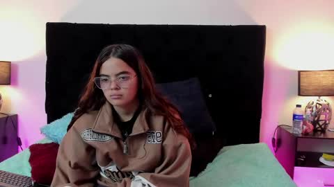 Snapshot of queen_misy chatting on 05.21.26 queen_misy online show from 05.21.26