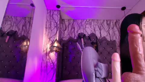Snapshot of queen_nyxx chatting on 06.13.26 QueenNyx online show from 06.13.26