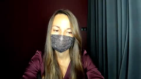Snapshot of queen_of_moon chatting on 10.09.25 Alisa online show from 10.09.25