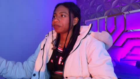 Snapshot of queen_perla_ chatting on 04.19.26 online show from 04.19.26