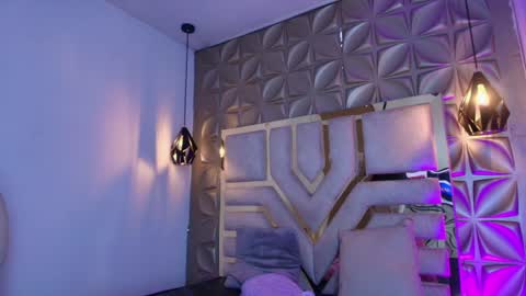 Snapshot of queen_perla_ chatting on 04.22.26 online show from 04.22.26