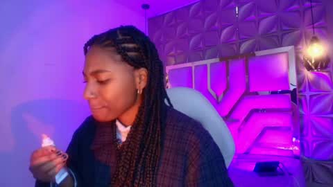 Snapshot of queen_perla_ chatting on 04.28.26 online show from 04.28.26