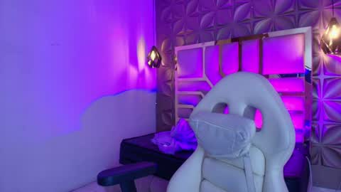 Snapshot of queen_perla_ chatting on 05.03.26 online show from 05.03.26