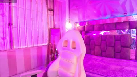 Snapshot of queen_perla_ chatting on 05.08.26 online show from 05.08.26