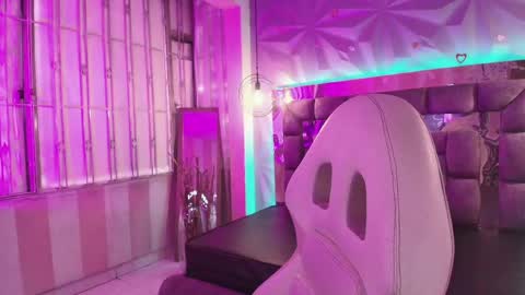 Snapshot of queen_perla_ chatting on 05.09.26 online show from 05.09.26