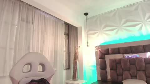 Snapshot of queen_perla_ chatting on 06.03.26 online show from 06.03.26