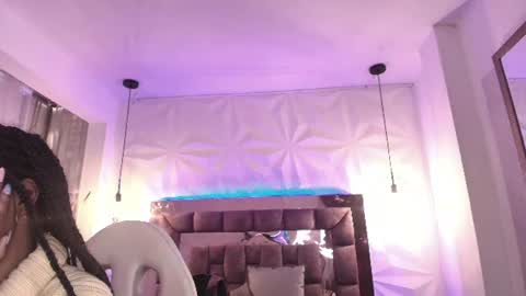 Snapshot of queen_perla_ chatting on 06.11.26 online show from 06.11.26
