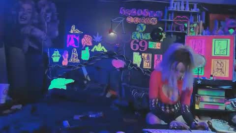 Snapshot of queen_splashh420 chatting on 04.04.26 queen_splashh420 online show from 04.04.26