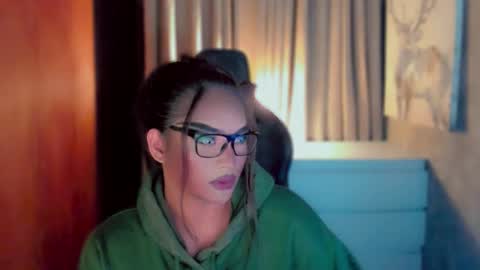 Snapshot of queenarthalia chatting on 03.26.26 ARTHA online show from 03.26.26