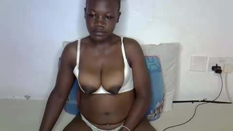Snapshot of queenbest chatting on 05.18.26 Cindy Melahnin online show from 05.18.26