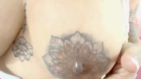 Queenbusty1 online show from 03.22.26