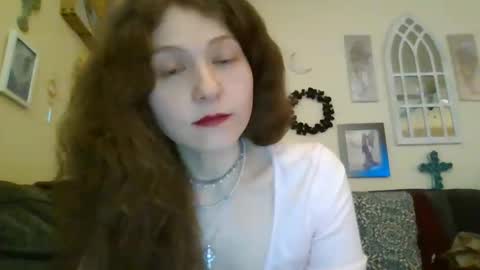Snapshot of queencrimsonlvx chatting on 04.18.26 queencrimsonlvx online show from 04.18.26