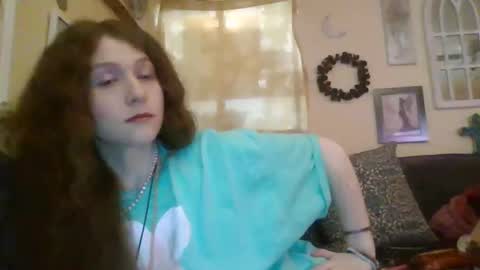 Snapshot of queencrimsonlvx chatting on 04.29.26 queencrimsonlvx online show from 04.29.26