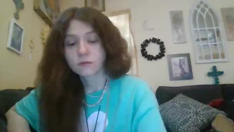 Snapshot of queencrimsonlvx chatting on 04.30.26 queencrimsonlvx online show from 04.30.26