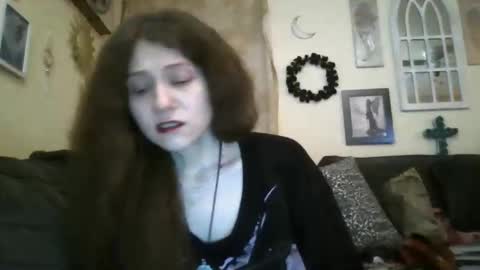 Snapshot of queencrimsonlvx chatting on 05.05.26 queencrimsonlvx online show from 05.05.26