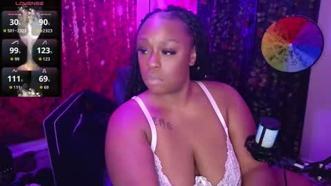 Snapshot of queencroze chatting on 11.13.25 Queen Cherise Roze online show from 11.13.25