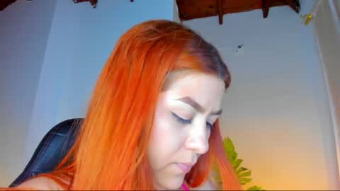 Snapshot of queengrett chatting on 05.19.26 Queen online show from 05.19.26