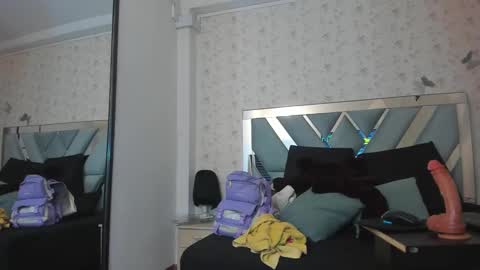 QUEENJEENN online show from 12.10.24