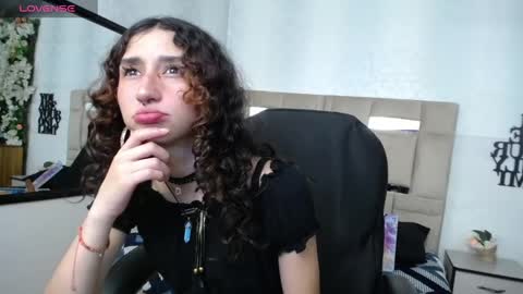 QUEENJEENN online show from 01.15.25