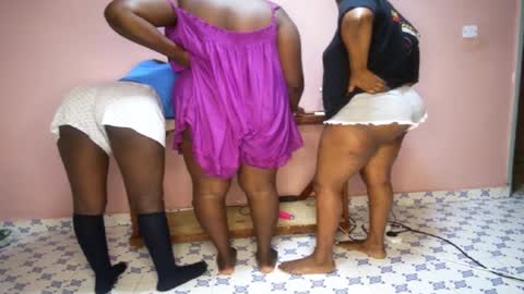 Nina online show from 03.12.25