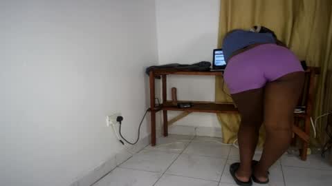 Nina online show from 04.12.26