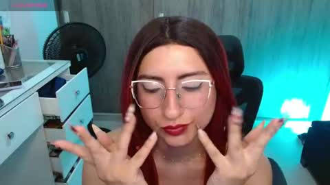 Snapshot of queenlilith_paradise chatting on 08.07.26 Queenlilith online show from 08.07.26