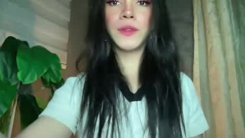 Snapshot of queenn_xxx chatting on 09.20.25 QUEEN online show from 09.20.25