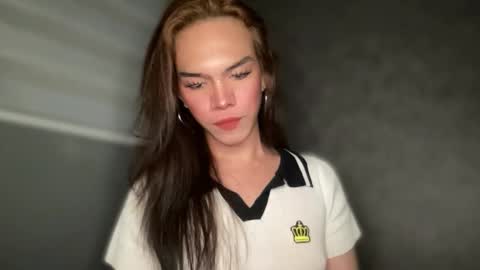 Snapshot of queenn_xxx chatting on 10.08.25 QUEEN online show from 10.08.25